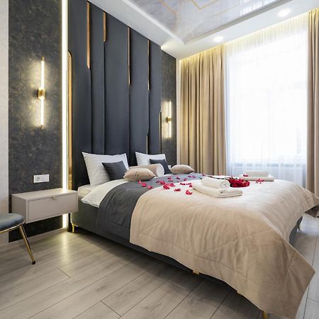 לבוב Rynok Square City Center Two Bedroom Apartment! מראה חיצוני תמונה