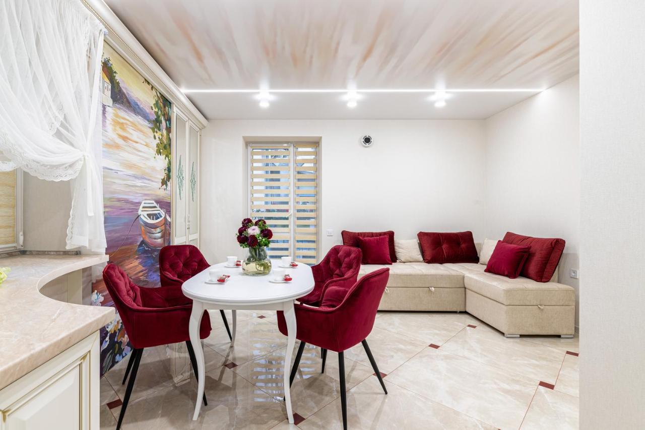 לבוב Rynok Square City Center Two Bedroom Apartment! מראה חיצוני תמונה