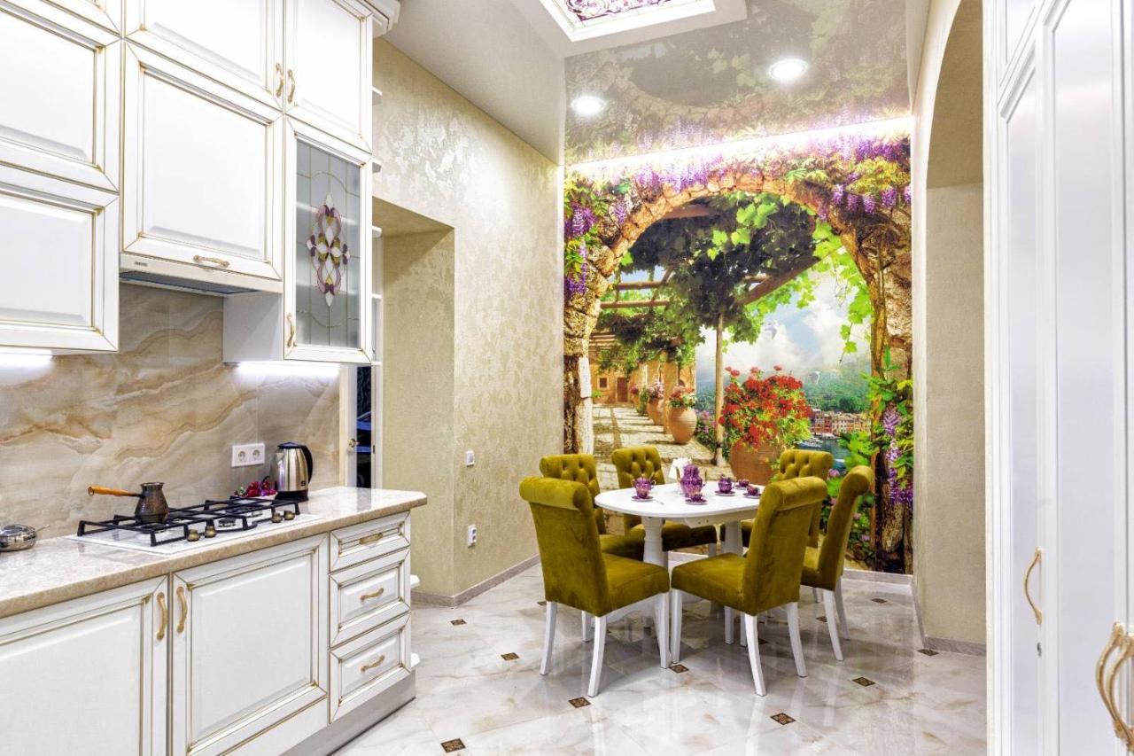 לבוב Rynok Square City Center Two Bedroom Apartment! מראה חיצוני תמונה